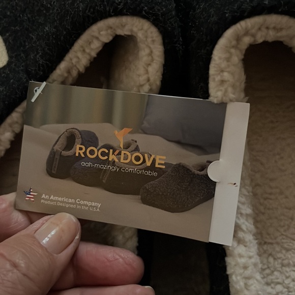 Mens Slippers Rocdove size 8- 8.5 NWT - Picture 2 of 5
